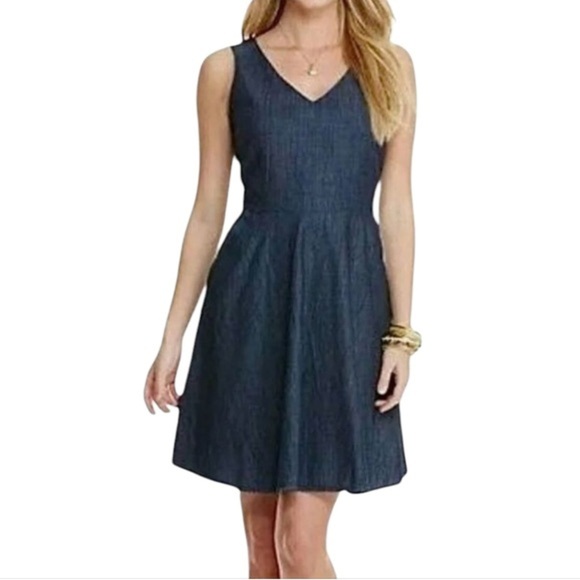Vineyard Vines Dresses & Skirts - VINEYARD VINES Women’s Chambray Dress Nautical Navy, size 4